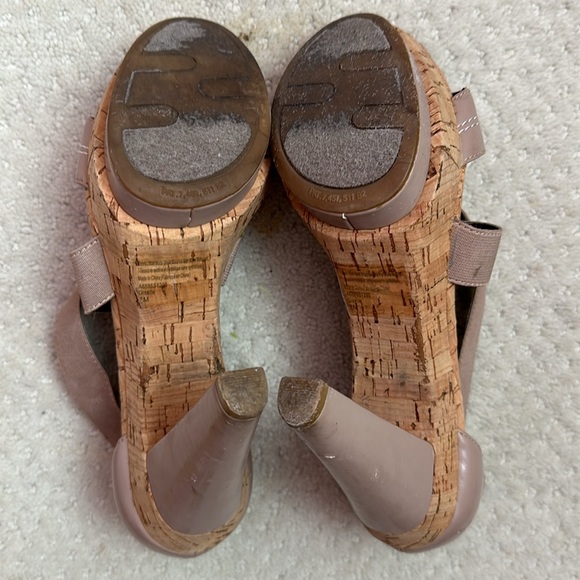 Fergalicious Plarform Sandals - Picture 4 of 9